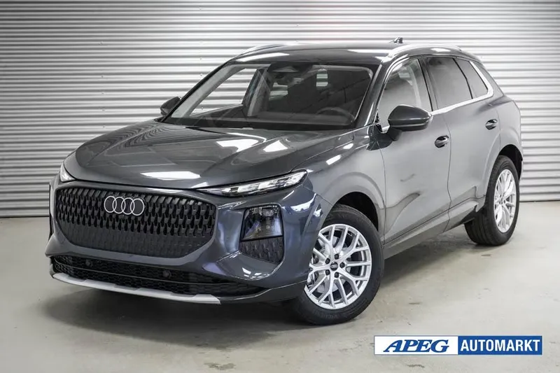 Новая Audi Q3 2.0 TFSI quattro: Прагматичный премиум или переплата за бренд?