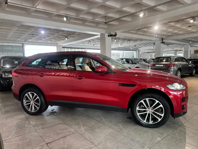 Красный британец с характером: Разбор Jaguar F-PACE Prestige