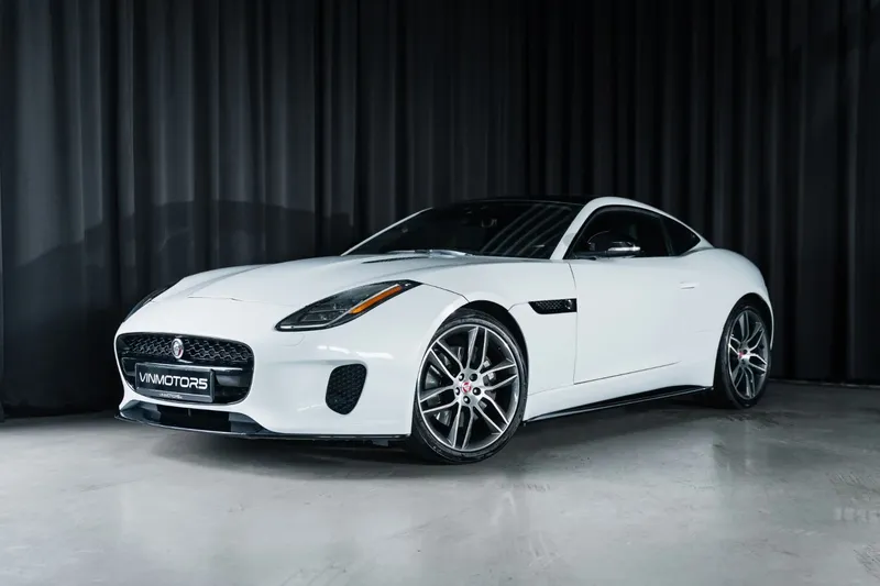 Jaguar F-Type R-Dynamic: Британский стиль против сухой математики