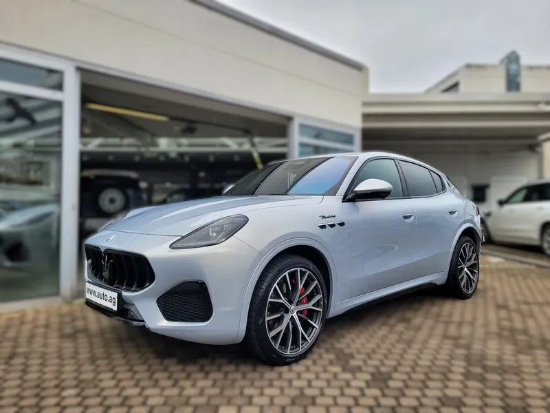 Maserati Grecale Modena: Итальянский стиль с прагматичным двигателем