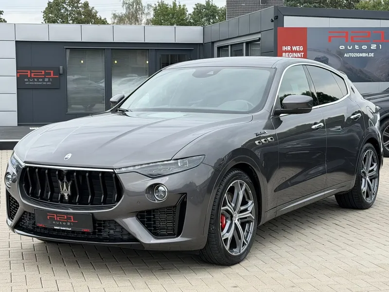 Итальянский эксцентрик с прагматичным пробегом: обзор Maserati Levante Modena S Nerissimo