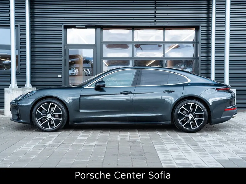 Porsche Panamera: Сдержанный люкс в цвете «Вулкан», который почти новый